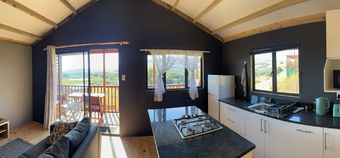 1-Bedroom Riverside Cabin 5: Menucha - cabin exterior